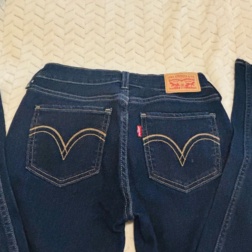 Levi's Blue Skinny Jeans with Signature Style